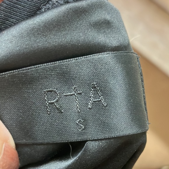 RTA silver and black sequin off shoulder top - Picture 4 of 6